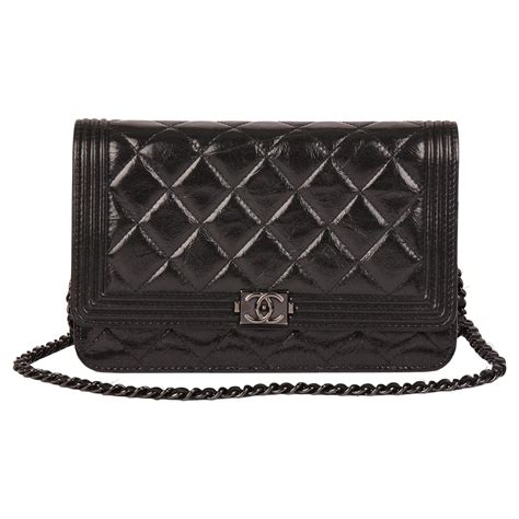 chanel le boy wallet on chain